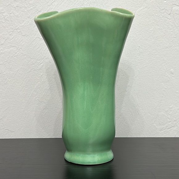 Accents Vintage Mid Century Art Deco Green Vase Poshmark